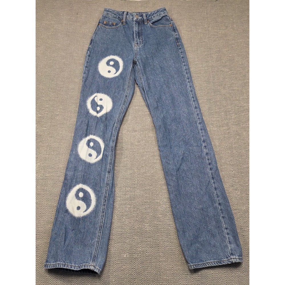 PacSun 90s Boyfriend Yin Yang Graphic High Rise Relaxed Blue Jeans 22 / 23